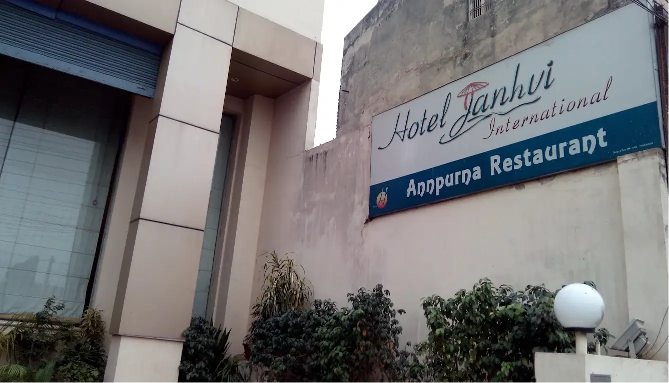 Hotel Janhvi International